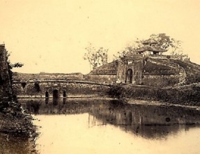 Sông Tô Lịch chết dần