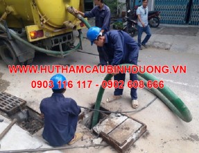 Đội xe thông cống nghẹt Hòa Lợi - Bến Cát với máy móc hiện đại, sạch sẽ, không hôi thối 